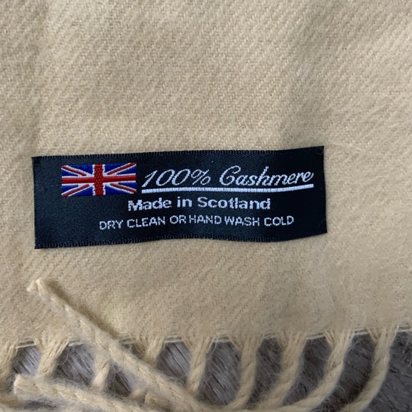 Beige 100% Cashmere Made in Scotland Fringed Scarf - Picture 2 of 3